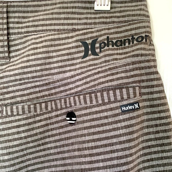 Mens HURLEY BOARD SHORTS perfect condition Grey horizontal stripes size 30 - Picture 5 of 5